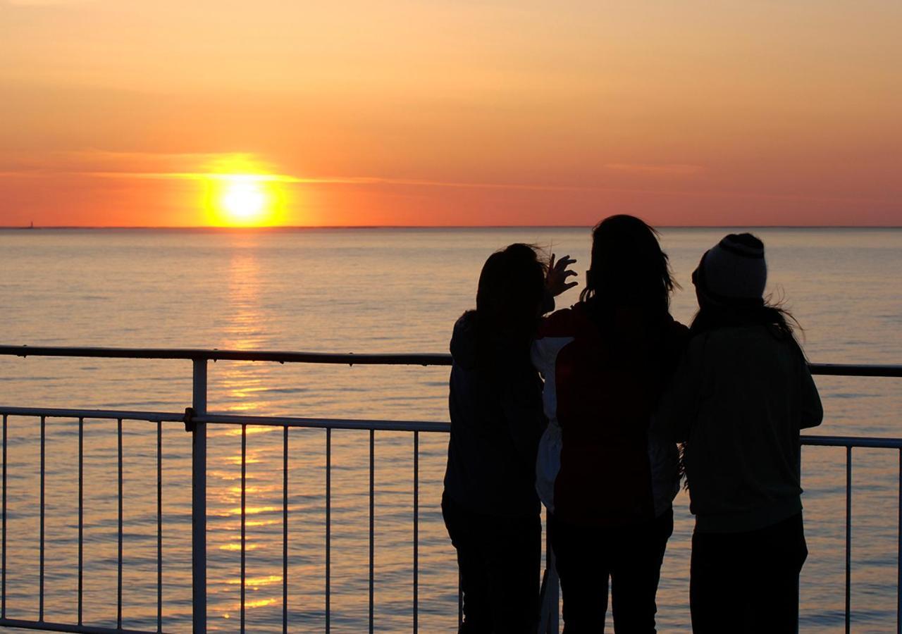 Viking Line Ferry Gabriella - One-Way Journey From Stockholm To Helsinki Hotel ภายนอก รูปภาพ