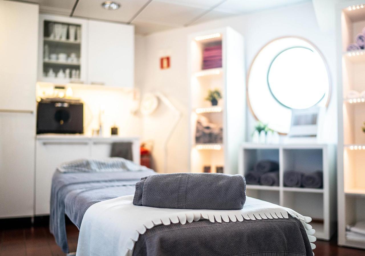 Viking Line Ferry Gabriella - One-Way Journey From Stockholm To Helsinki Hotel ภายนอก รูปภาพ