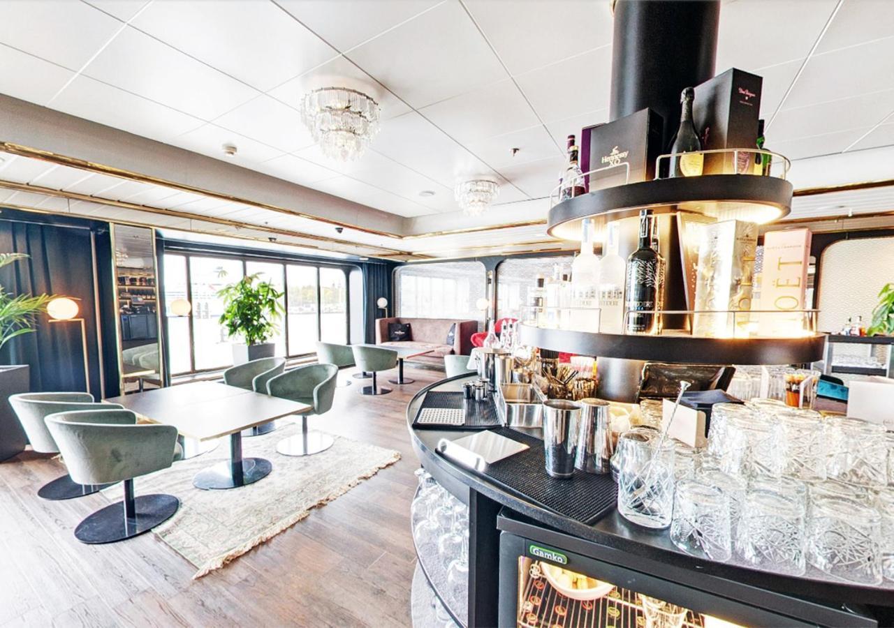 Viking Line Ferry Gabriella - One-Way Journey From Stockholm To Helsinki Hotel ภายนอก รูปภาพ