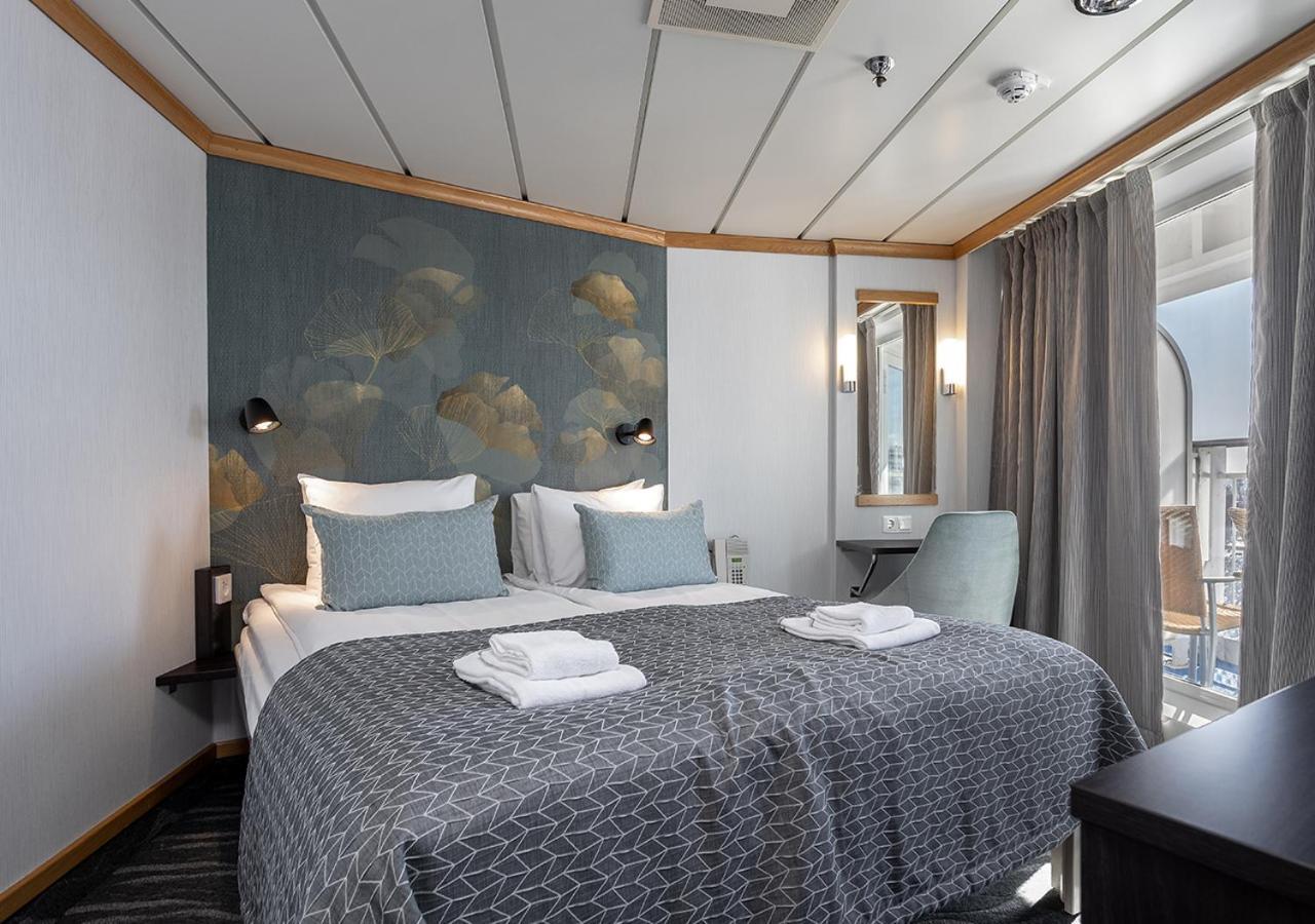 Viking Line Ferry Gabriella - One-Way Journey From Stockholm To Helsinki Hotel ภายนอก รูปภาพ