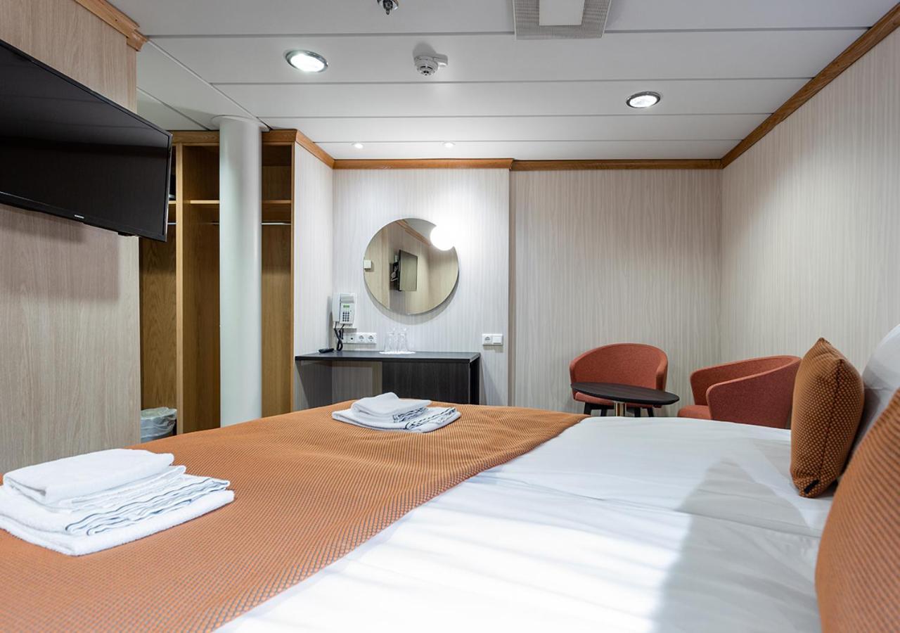 Viking Line Ferry Gabriella - One-Way Journey From Stockholm To Helsinki Hotel ห้อง รูปภาพ